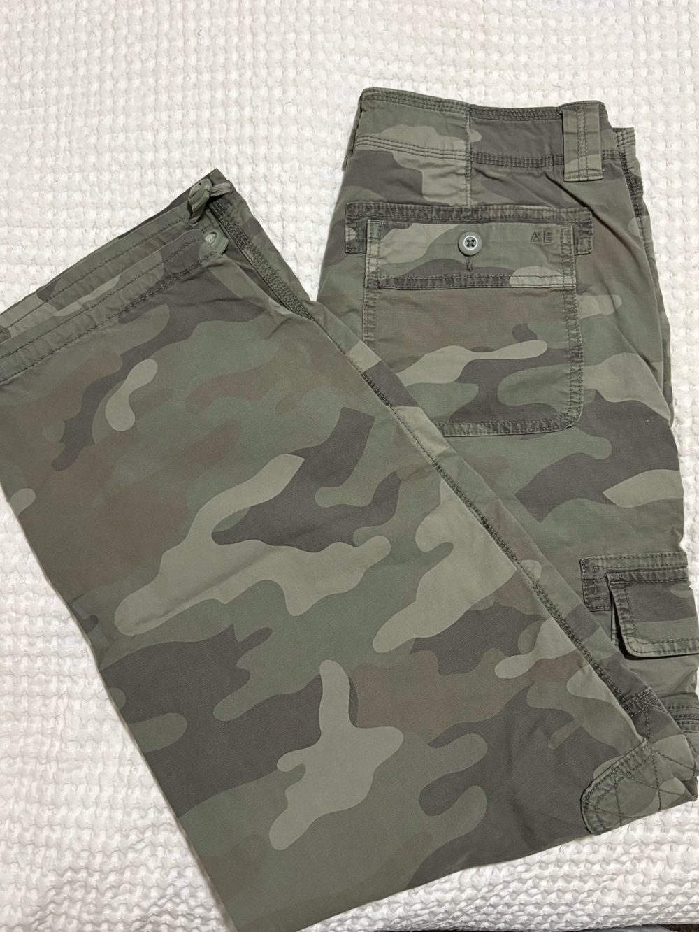 American Eagle Outfitters Olive Camo Cargo Pants